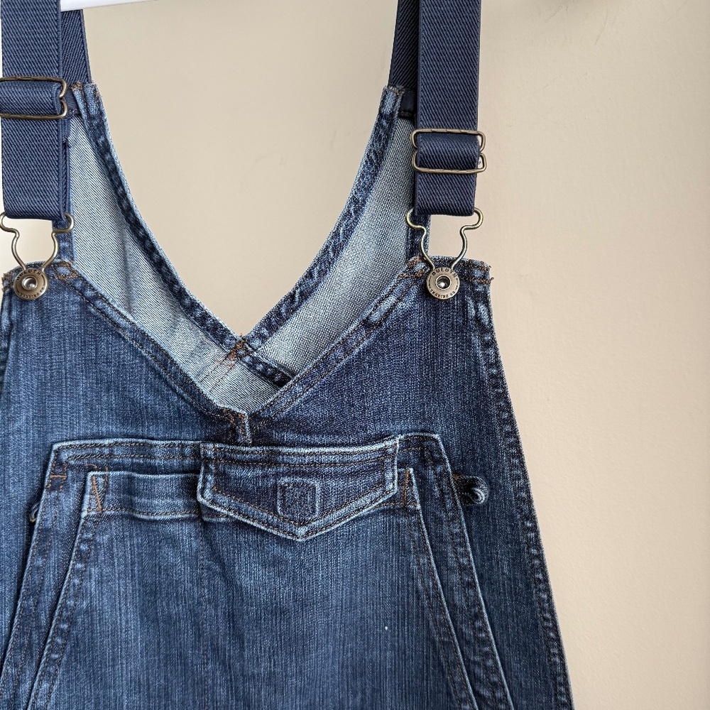 Duluth Trading Co Women’s Double Flex Denim Bib Overalls